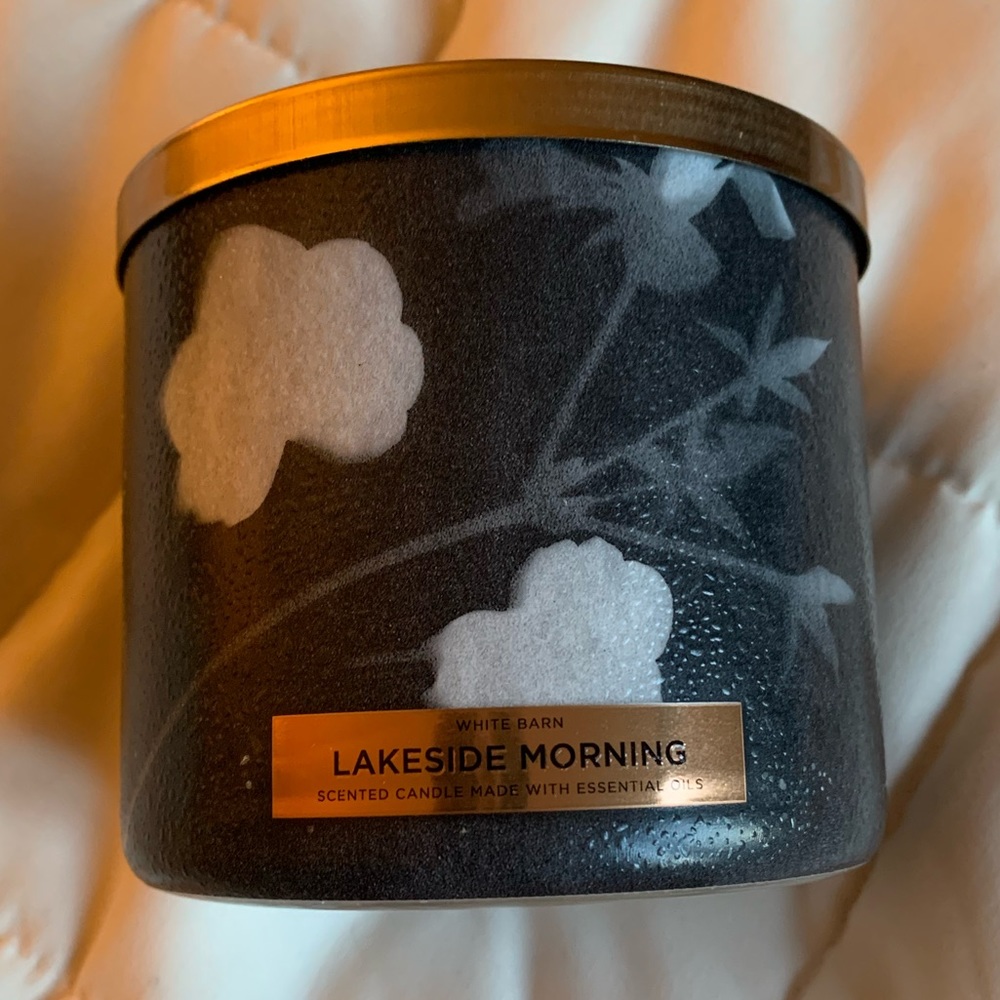 Bath & Body Works Lakeside Morning 3 wick candle